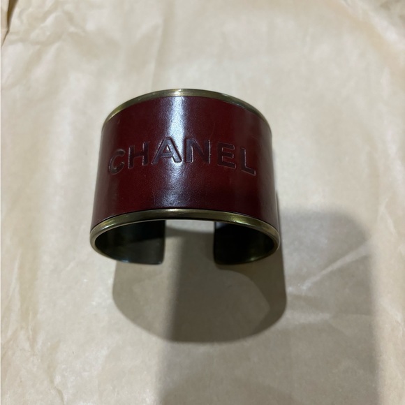 Chanel metal cuff bracelet with leather inlay, beautiful authentic - Picture 8 of 11